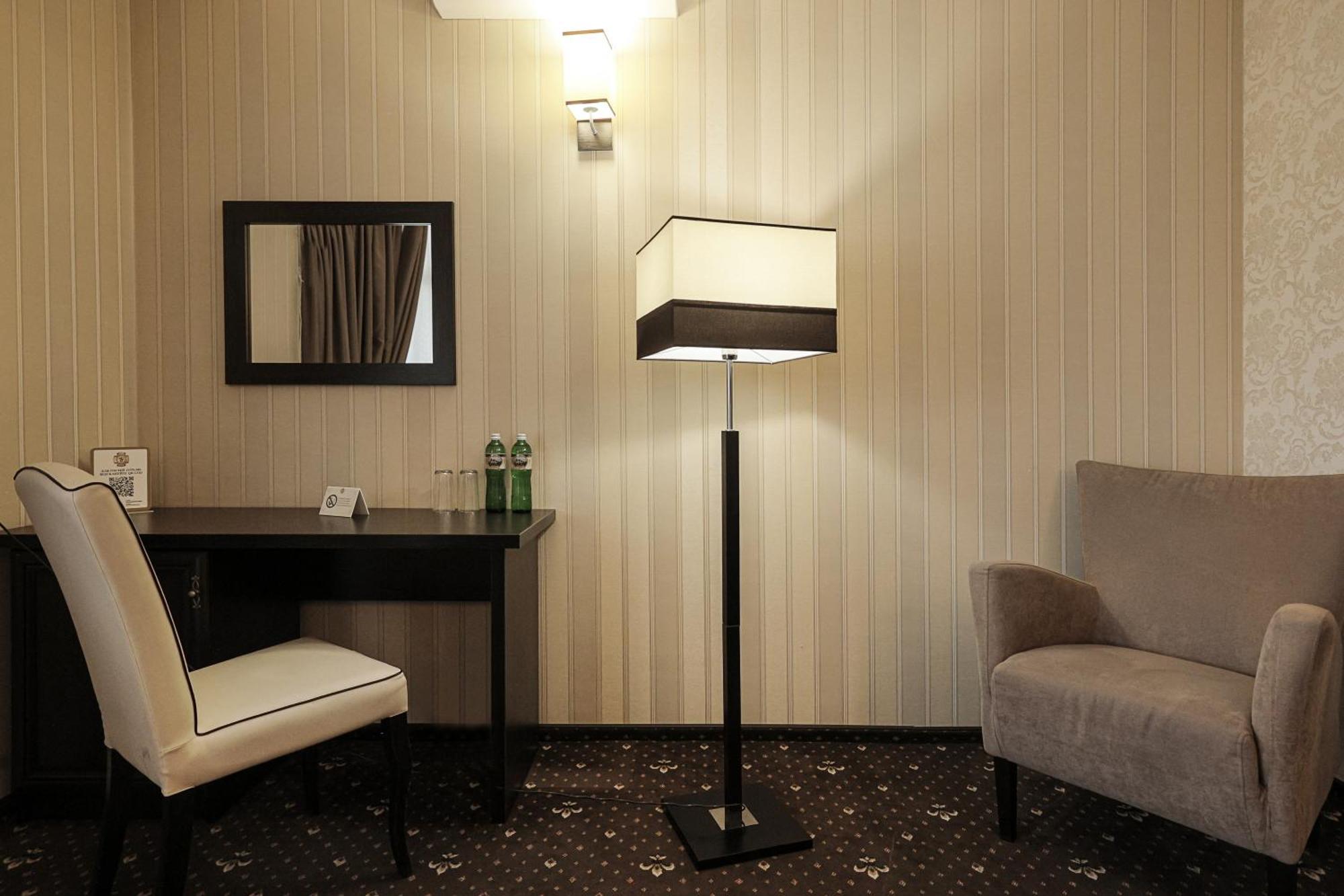 Ferdinand Hotel Мукачеве Екстериор снимка