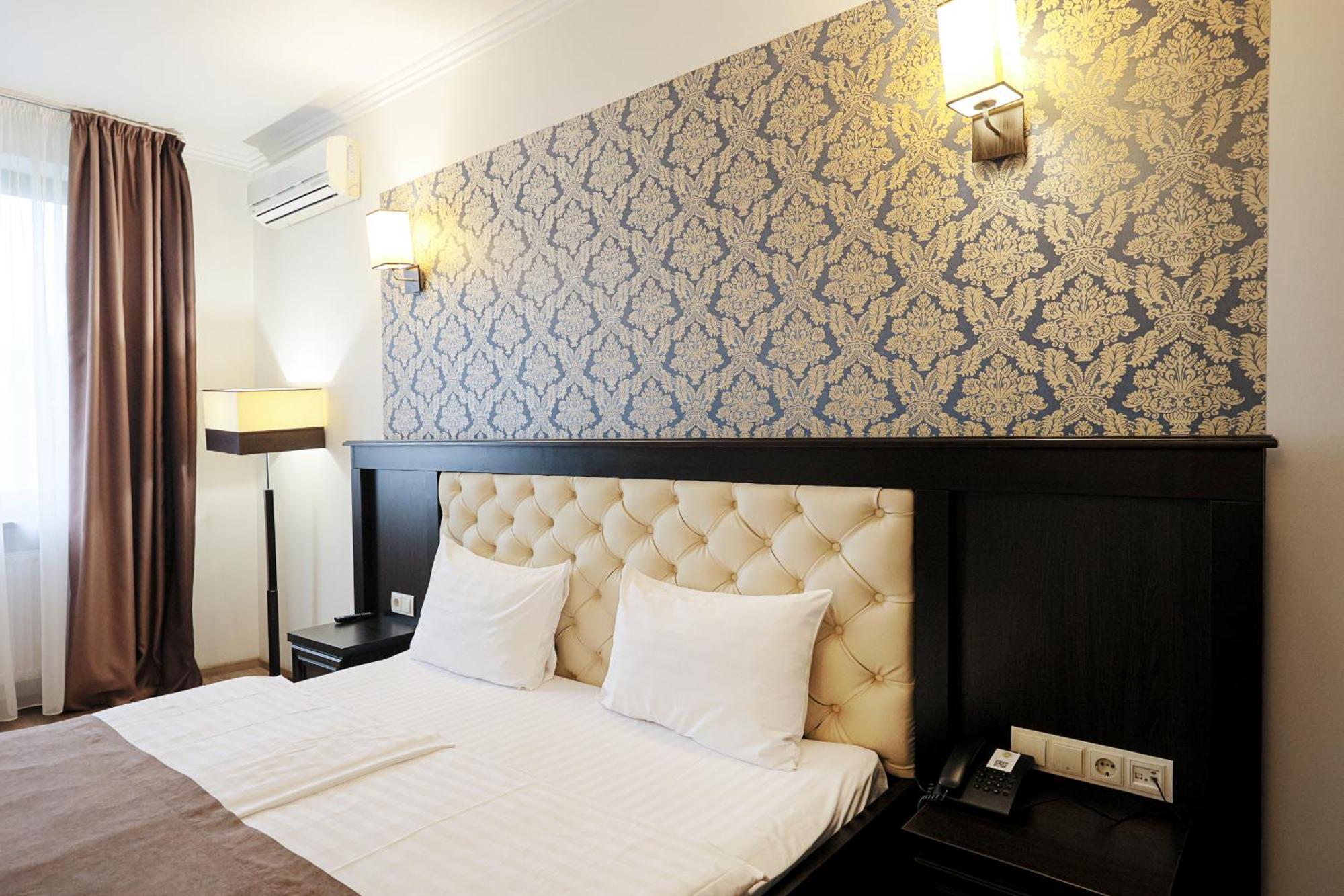 Ferdinand Hotel Мукачеве Екстериор снимка