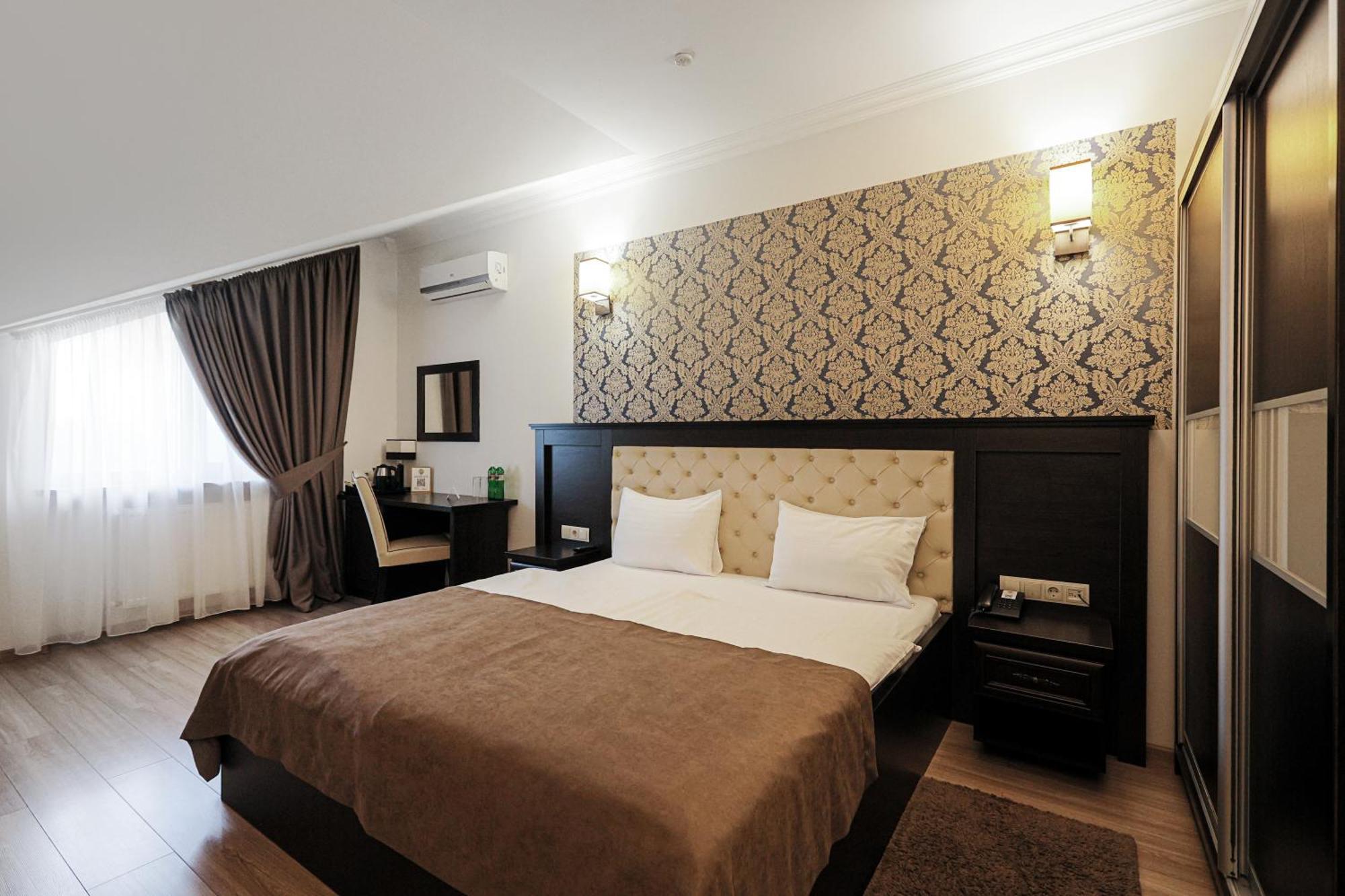 Ferdinand Hotel Мукачеве Екстериор снимка