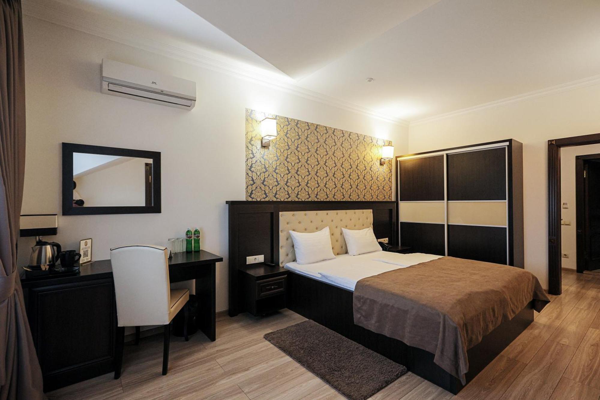 Ferdinand Hotel Мукачеве Екстериор снимка