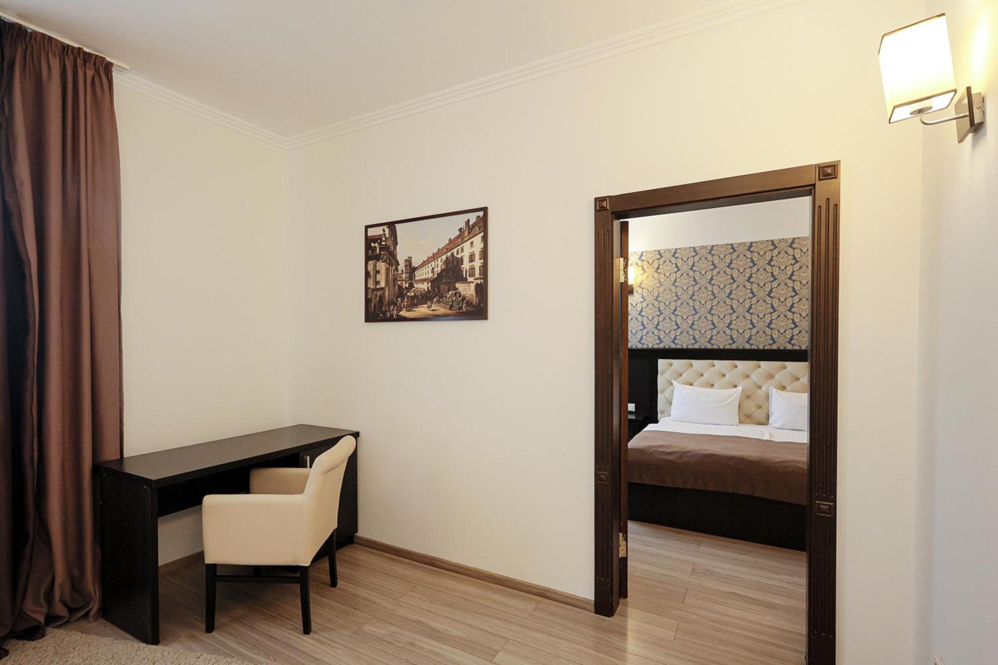 Ferdinand Hotel Мукачеве Екстериор снимка
