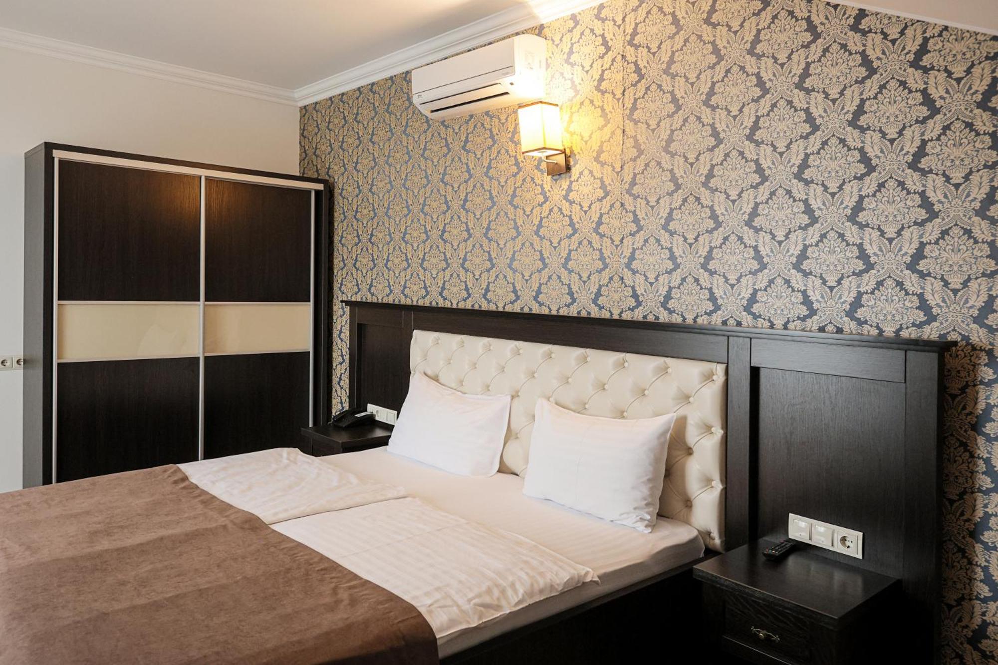 Ferdinand Hotel Мукачеве Екстериор снимка