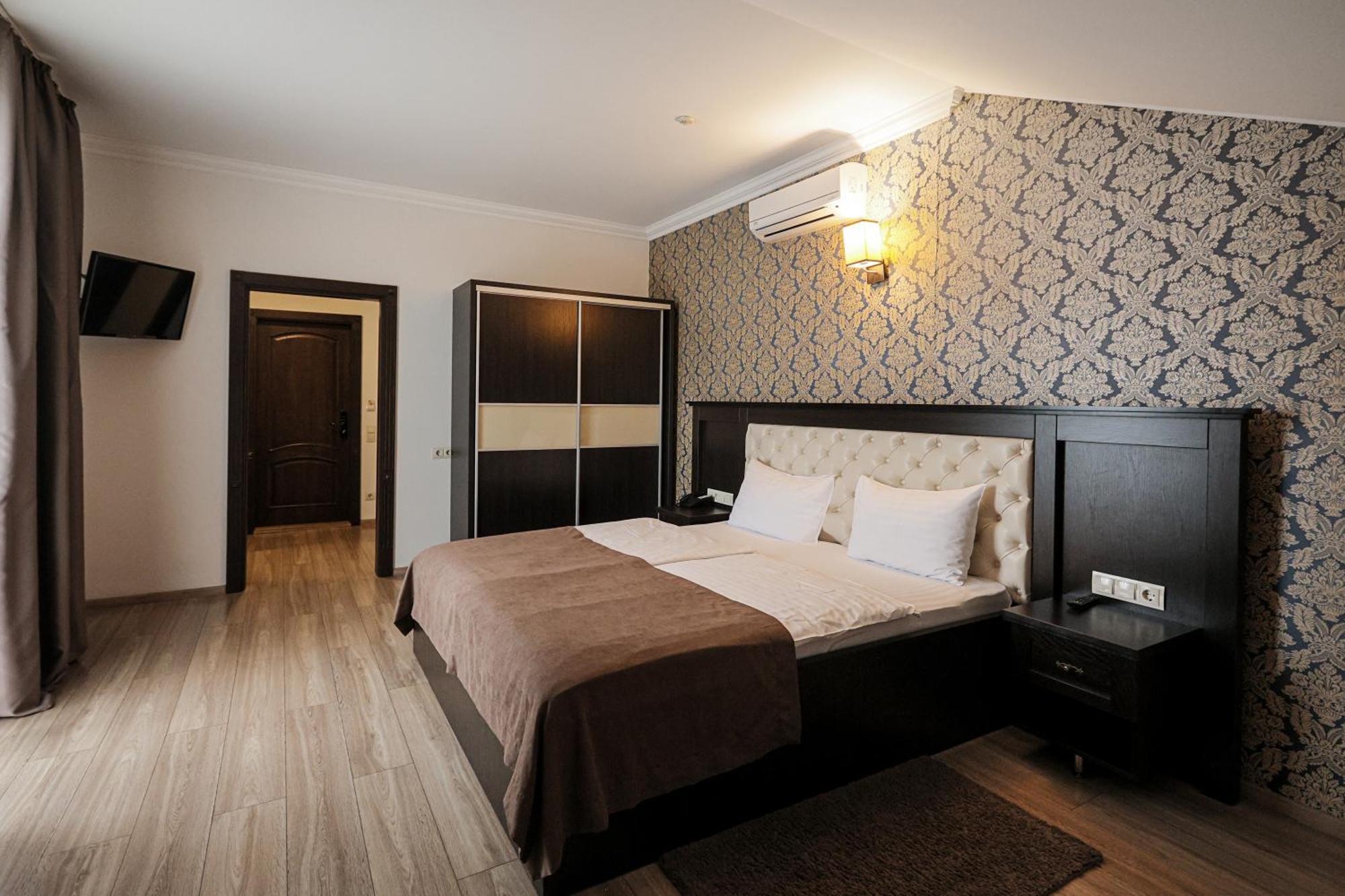 Ferdinand Hotel Мукачеве Екстериор снимка