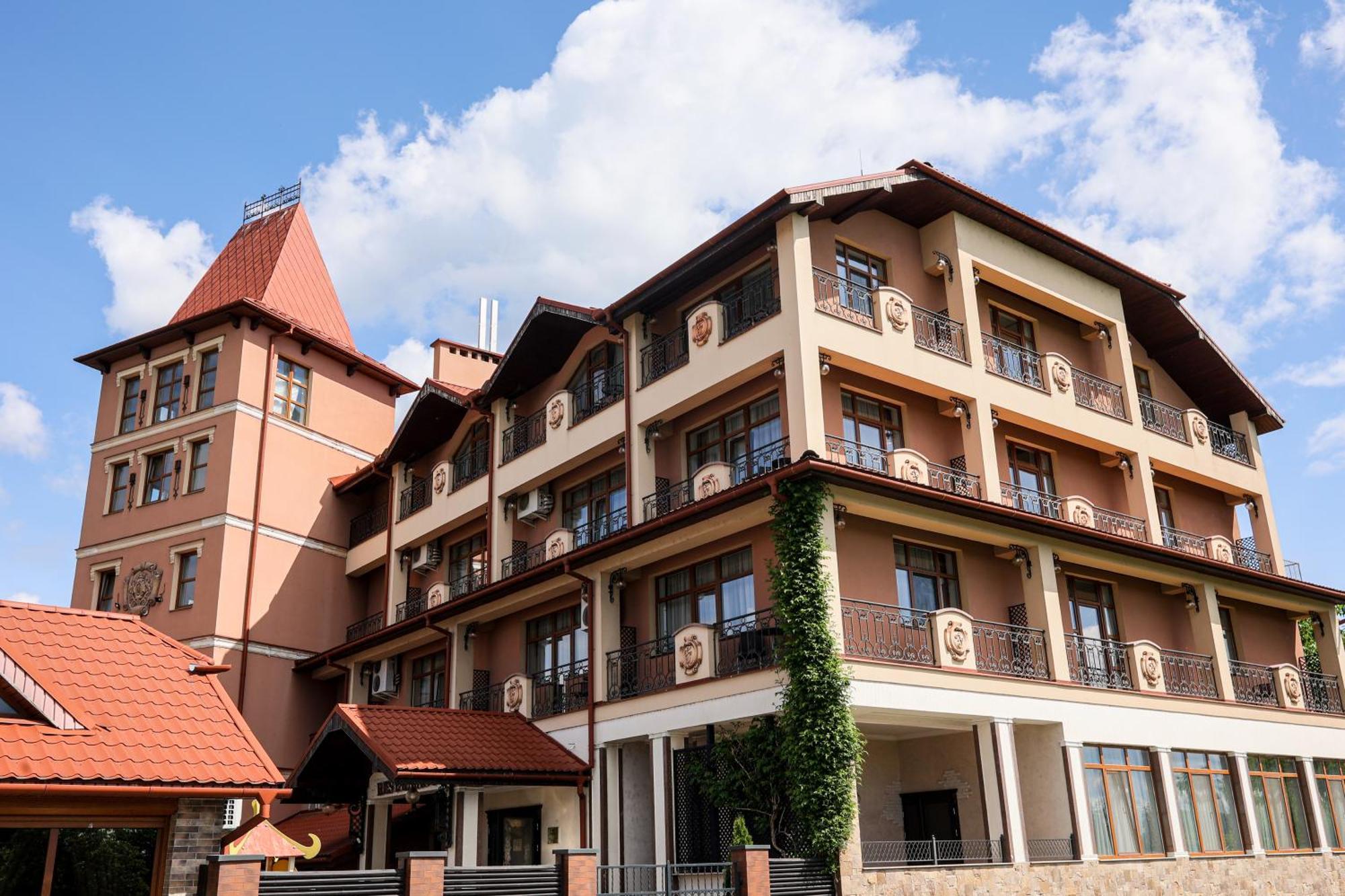 Ferdinand Hotel Мукачеве Екстериор снимка